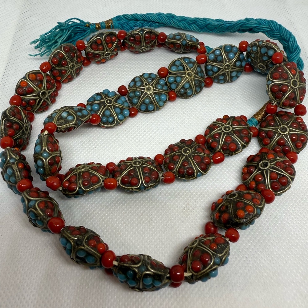 Vtg Nepalese Tibetan Red Coral & Turquoise Handmade Beaded Necklace Reversible - Picture 7 of 10